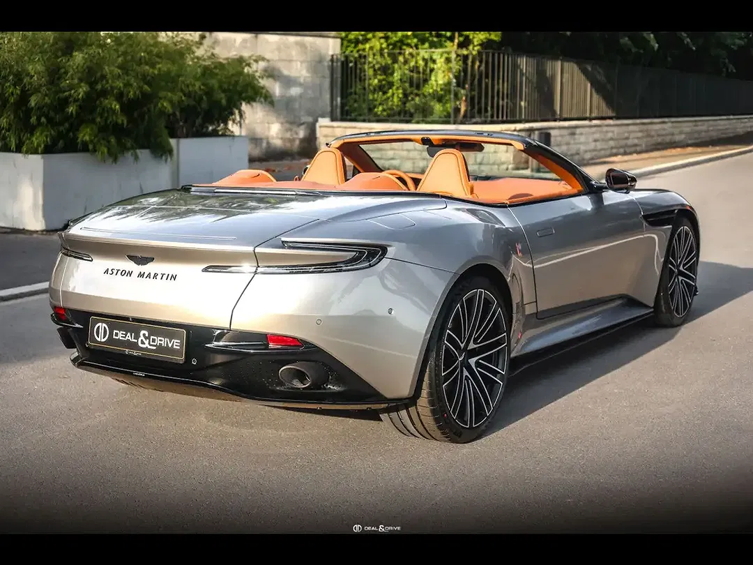 Aston Martin DB12 Volante - Thumbnail 7
