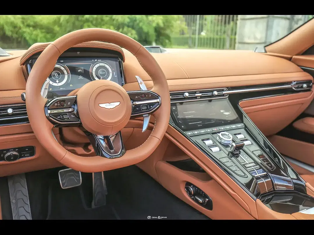 Aston Martin DB12 Volante - Thumbnail 9