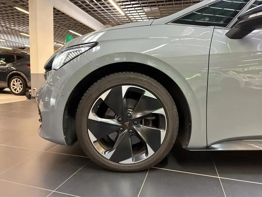 CUPRA Born - Thumbnail 4