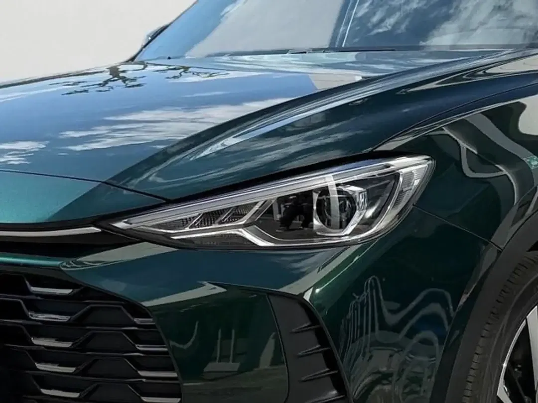 MG ZS 1.5 Hybrid+ Luxury - Thumbnail 4