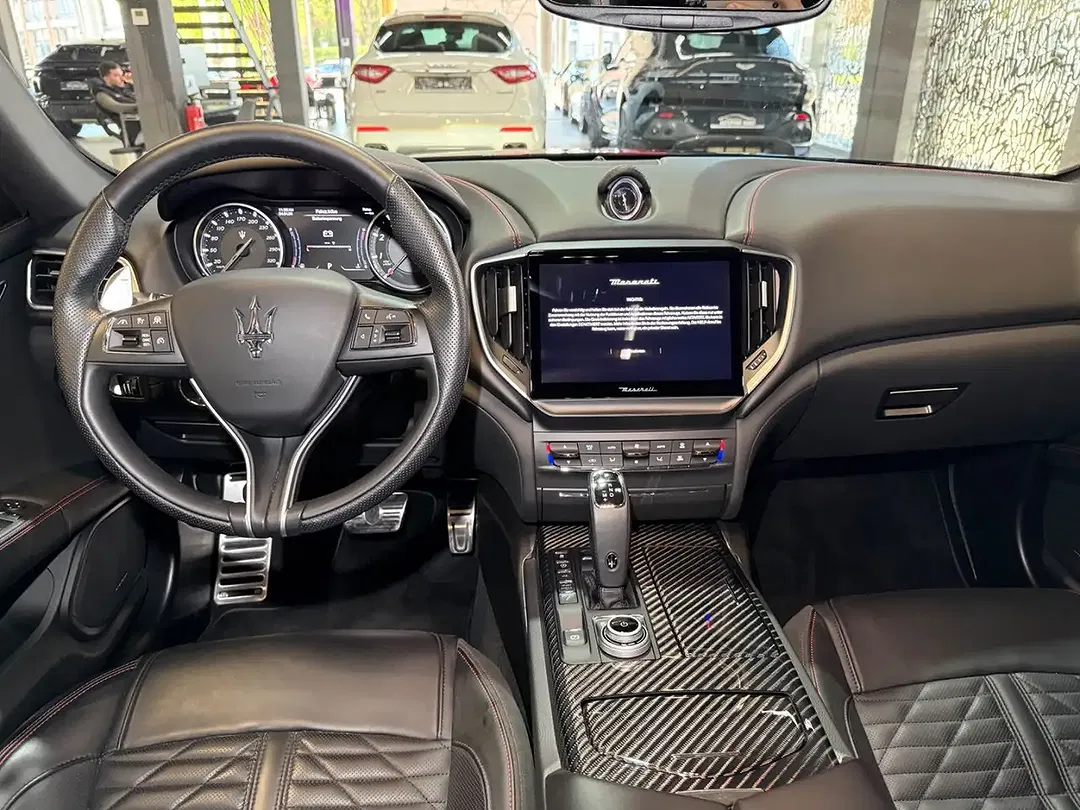 Maserati Ghibli - Thumbnail 12