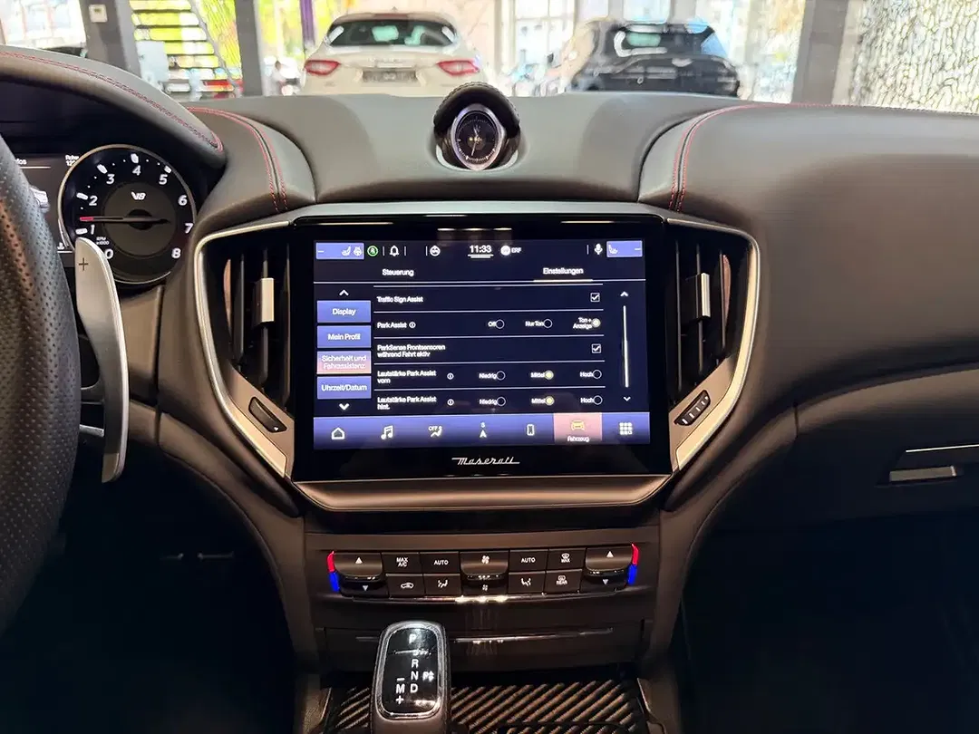 Maserati Ghibli - Thumbnail 26