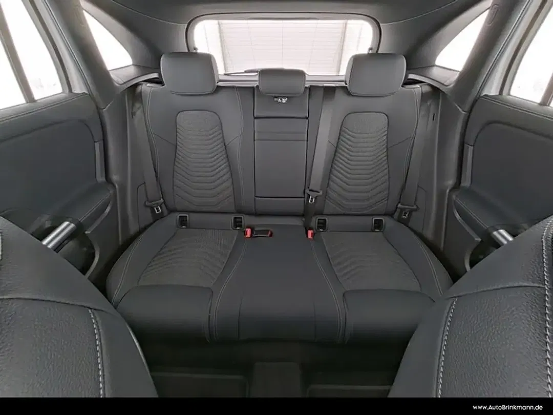 Mercedes-Benz EQA 250 - Thumbnail 8