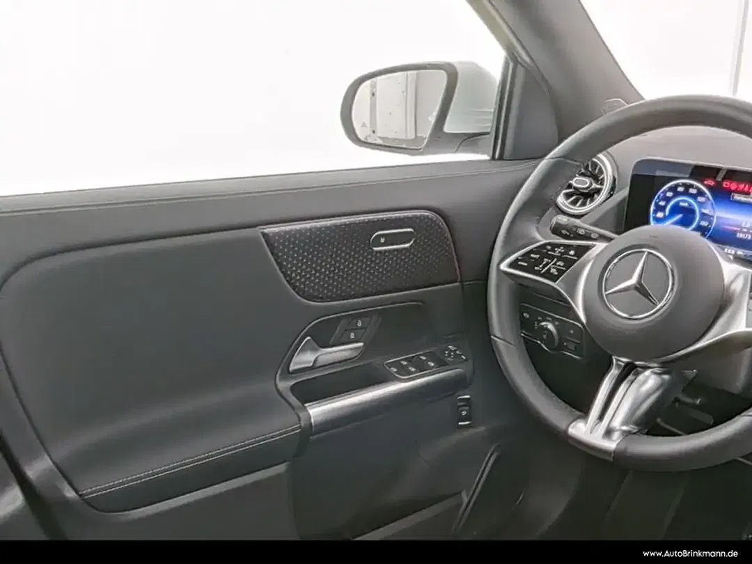 Mercedes-Benz EQA 250 - Thumbnail 9
