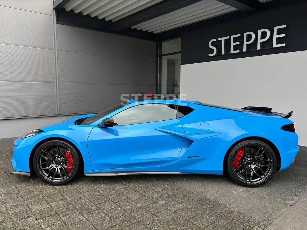 Corvette C8 6.2 E-Ray 3LZ Coupe - Thumbnail 3