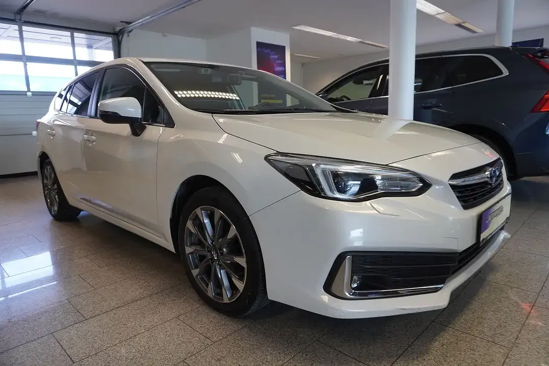 Subaru Impreza AUT AWD Exclusive - Thumbnail 3