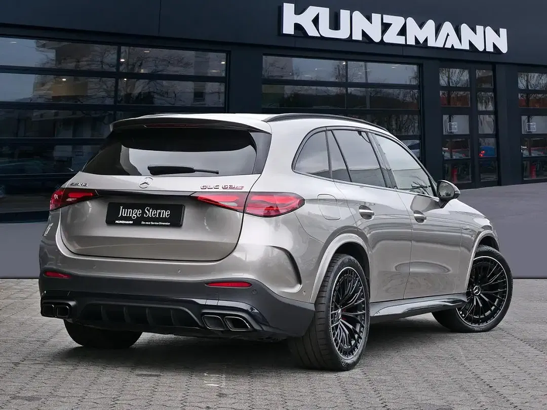 Mercedes-Benz GLC 63 AMG Performance Night - Thumbnail 3