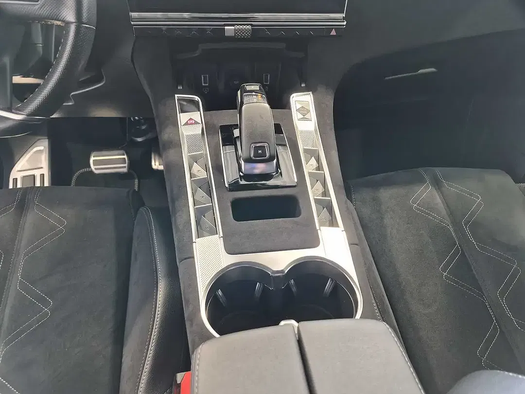 DS Automobiles DS 7 Crossback - Thumbnail 12