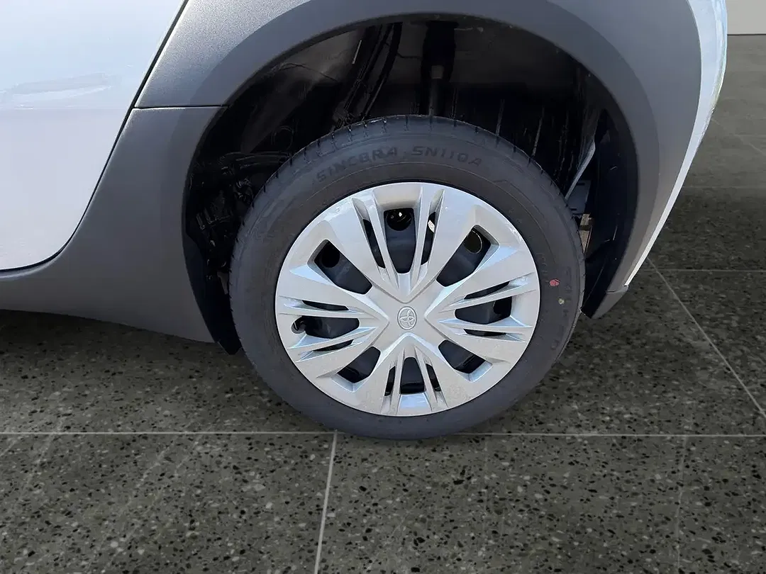 Toyota Aygo X Business Edition - Thumbnail 13