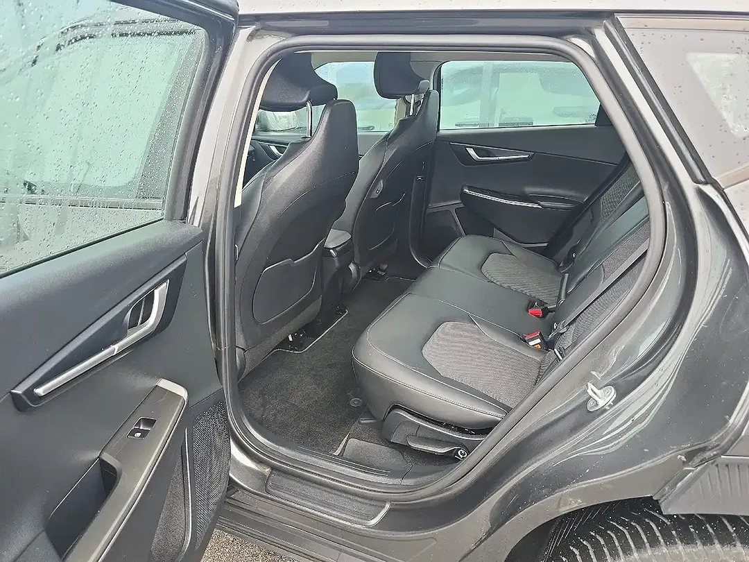 Kia EV6 - Thumbnail 11