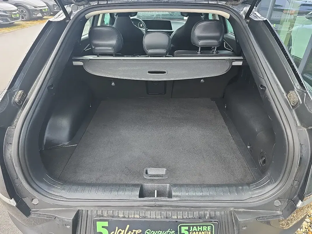 Kia EV6 - Thumbnail 12