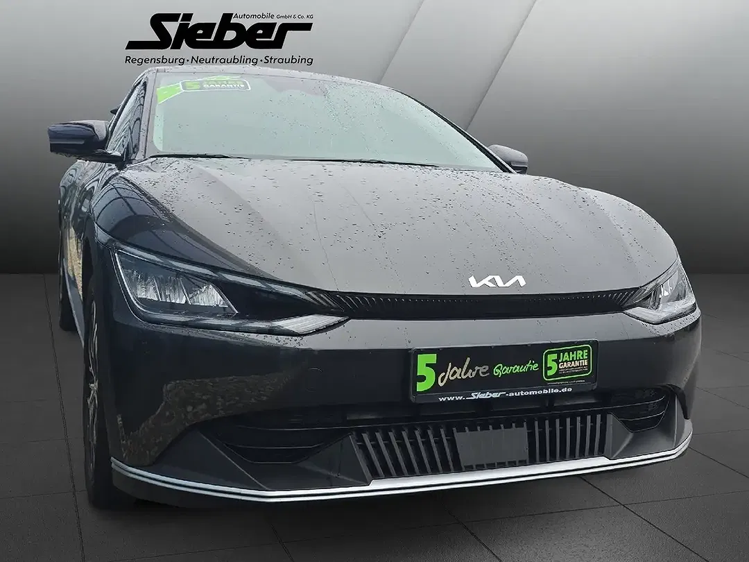 Kia EV6 - Thumbnail 3