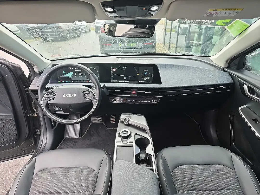 Kia EV6 - Thumbnail 7