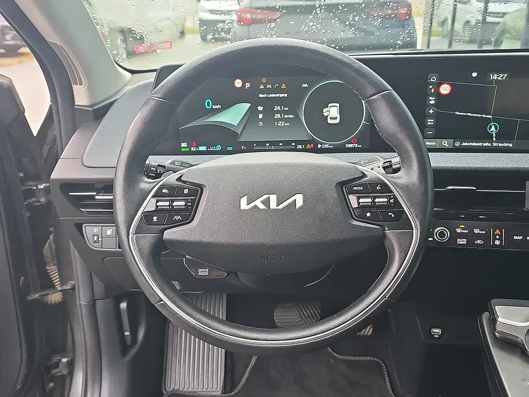 Kia EV6 - Thumbnail 8