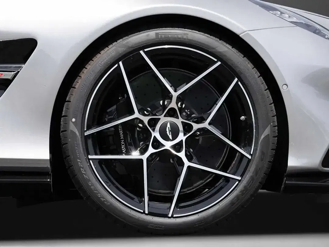Aston Martin Vanquish Volante - Thumbnail 11