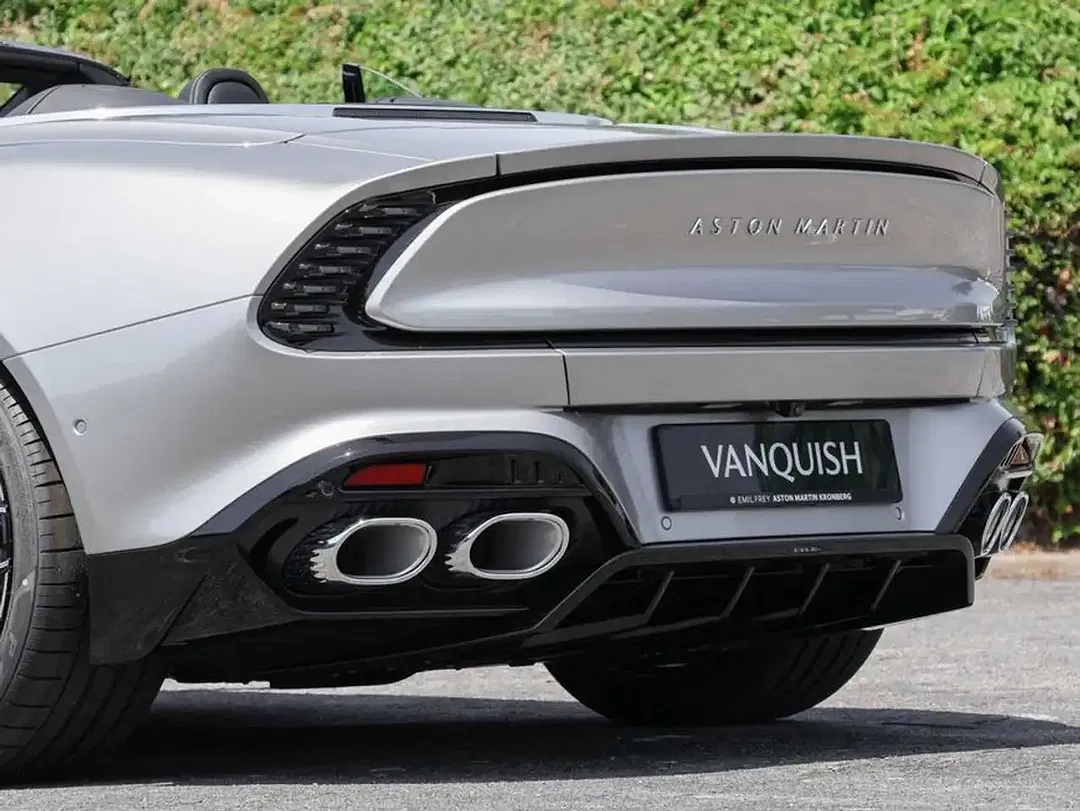 Aston Martin Vanquish Volante - Thumbnail 13
