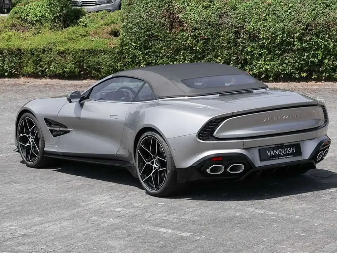 Aston Martin Vanquish Volante - Thumbnail 4