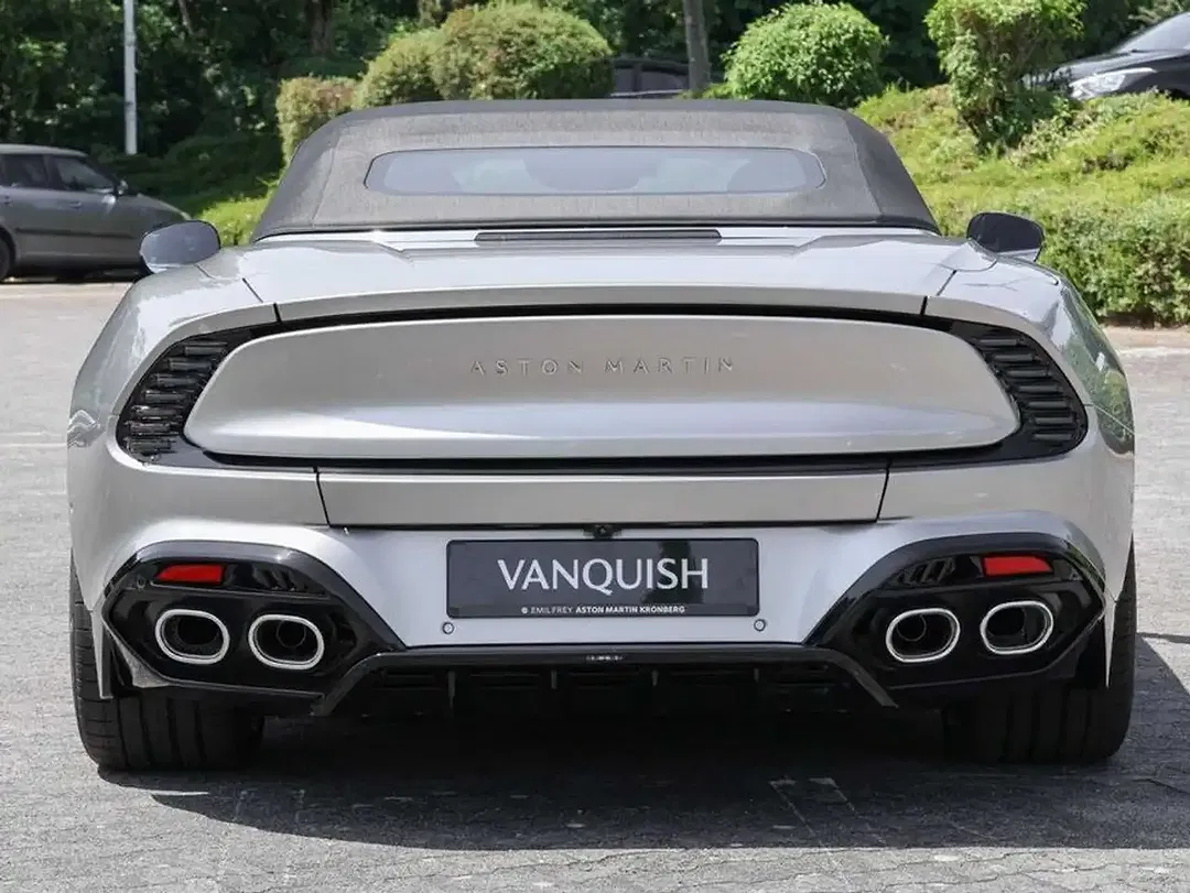 Aston Martin Vanquish Volante - Thumbnail 7
