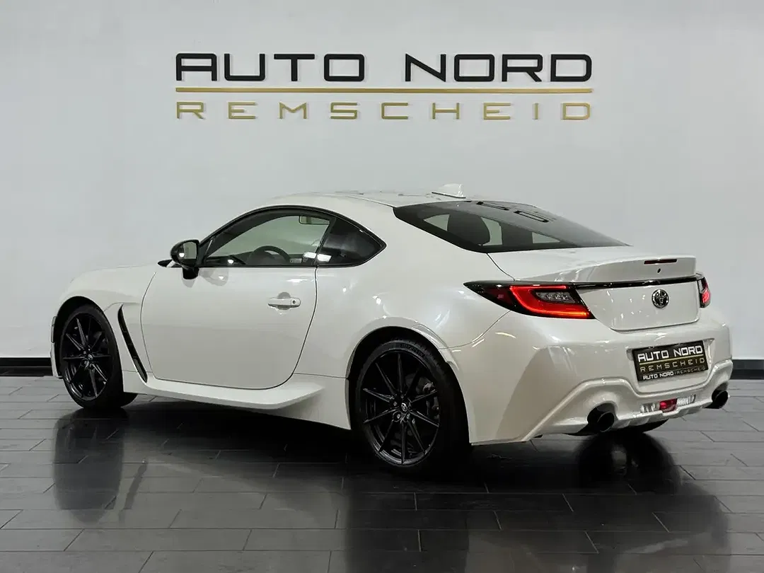 Toyota GR86 Premium - Thumbnail 11
