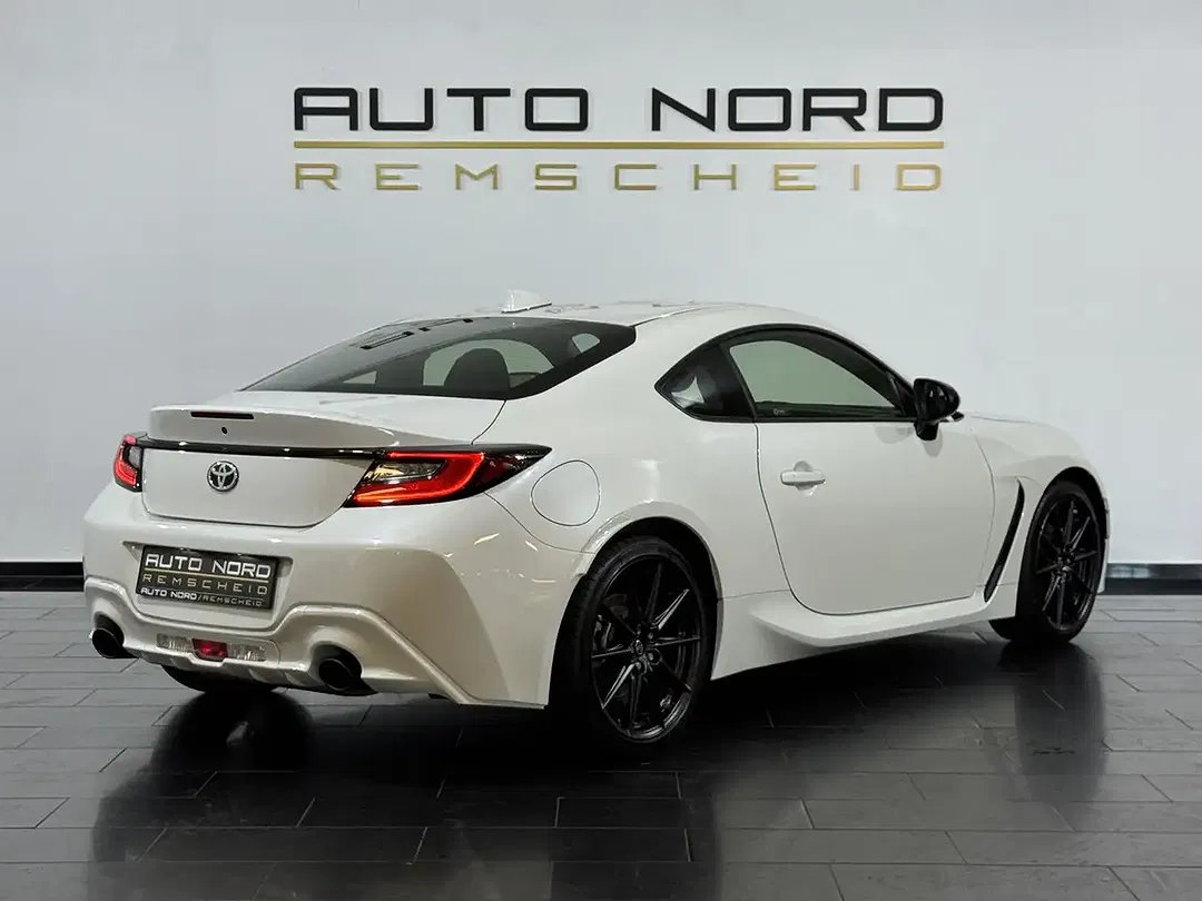 Toyota GR86 Premium - Thumbnail 8