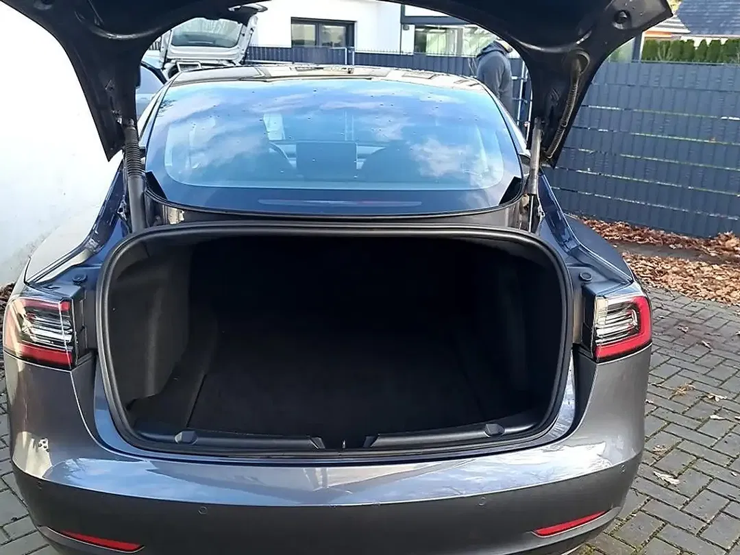 Tesla Model 3 RWD Plus - foto 2