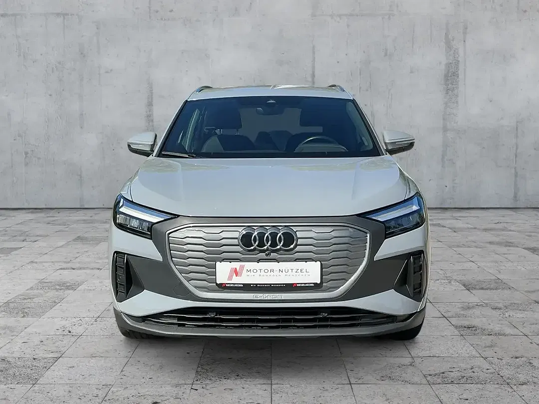 Audi Q4 e-tron 40 - Thumbnail 3