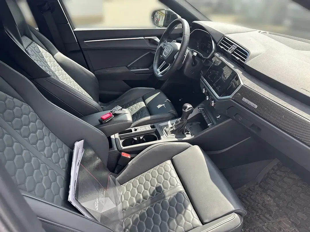 Audi RS Q3 2.5 TFSI quattro Sportback - Thumbnail 4