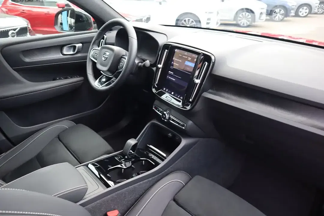 Volvo C40 Recharge Single Motor - Thumbnail 11