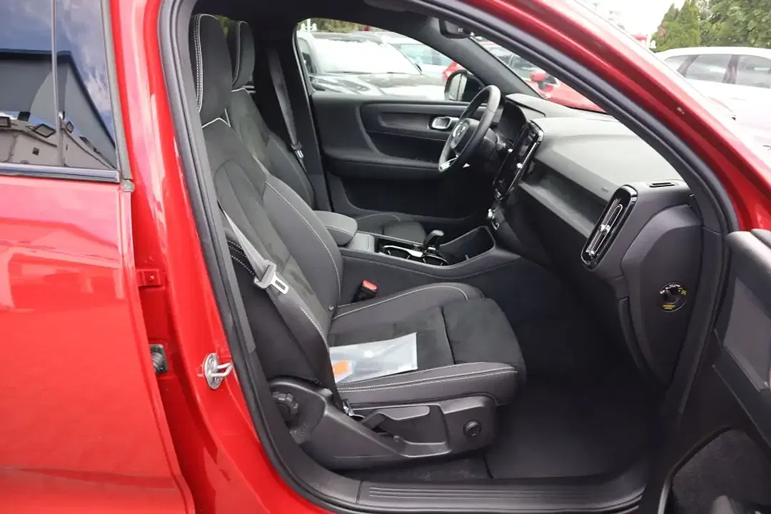 Volvo C40 Recharge Single Motor - Thumbnail 12