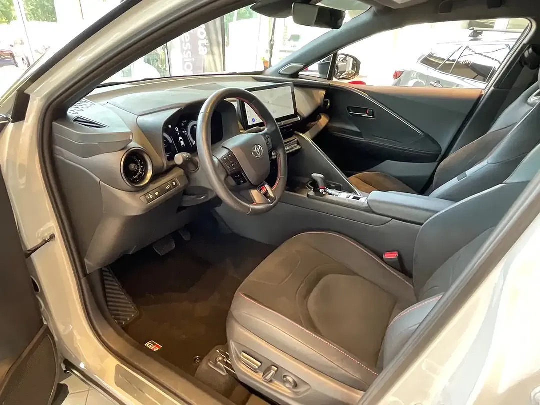 Toyota C-HR GR Sport - Thumbnail 12