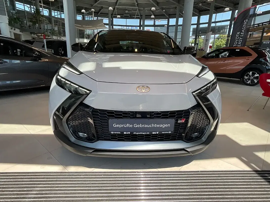 Toyota C-HR GR Sport - Thumbnail 3
