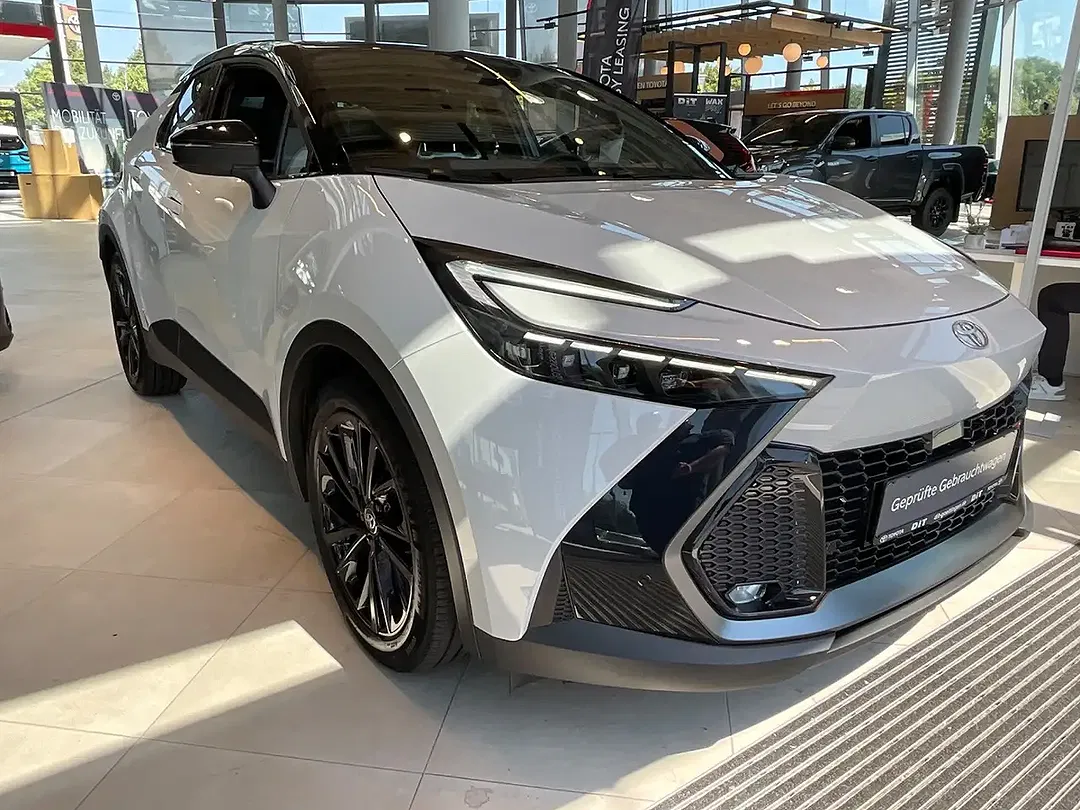 Toyota C-HR GR Sport - Thumbnail 4