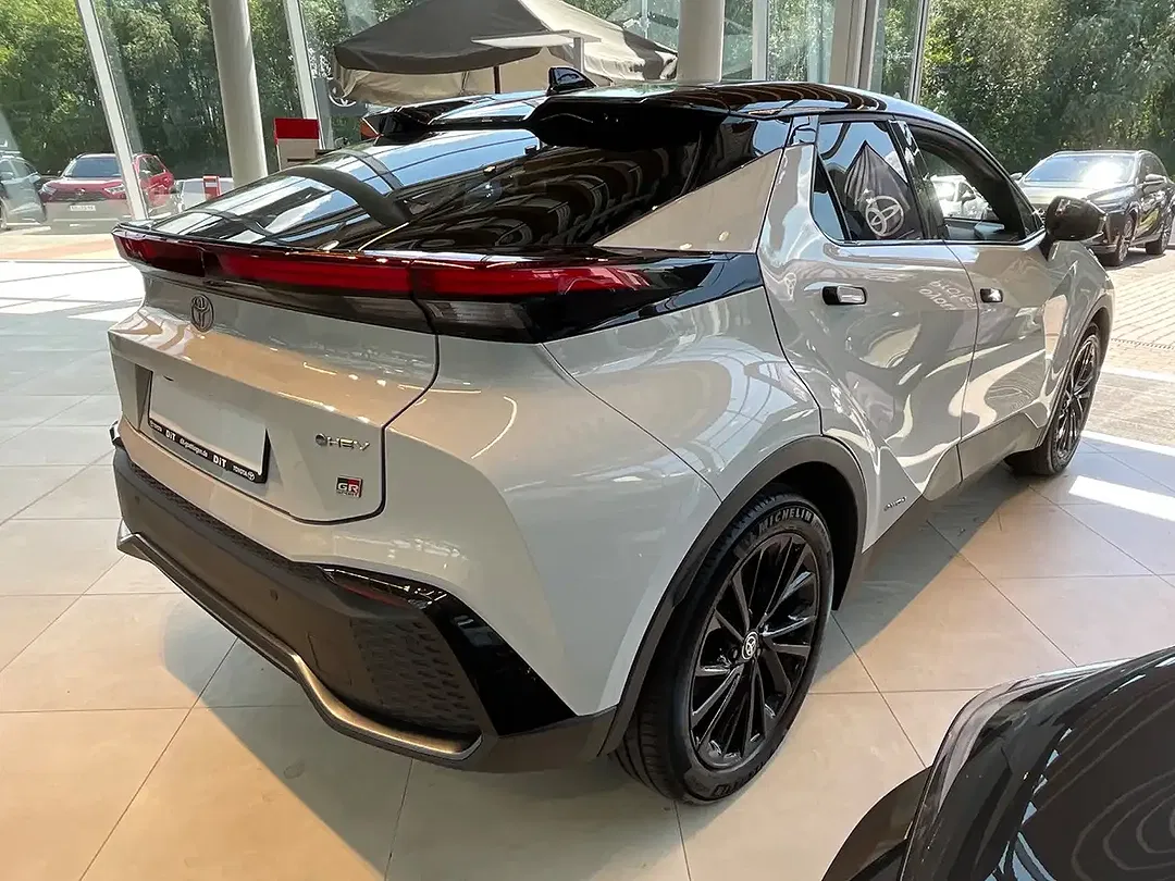 Toyota C-HR GR Sport - Thumbnail 8