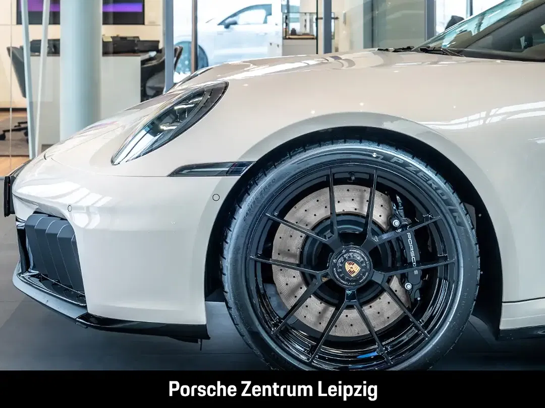 Porsche 992 Carrera GTS - Thumbnail 4