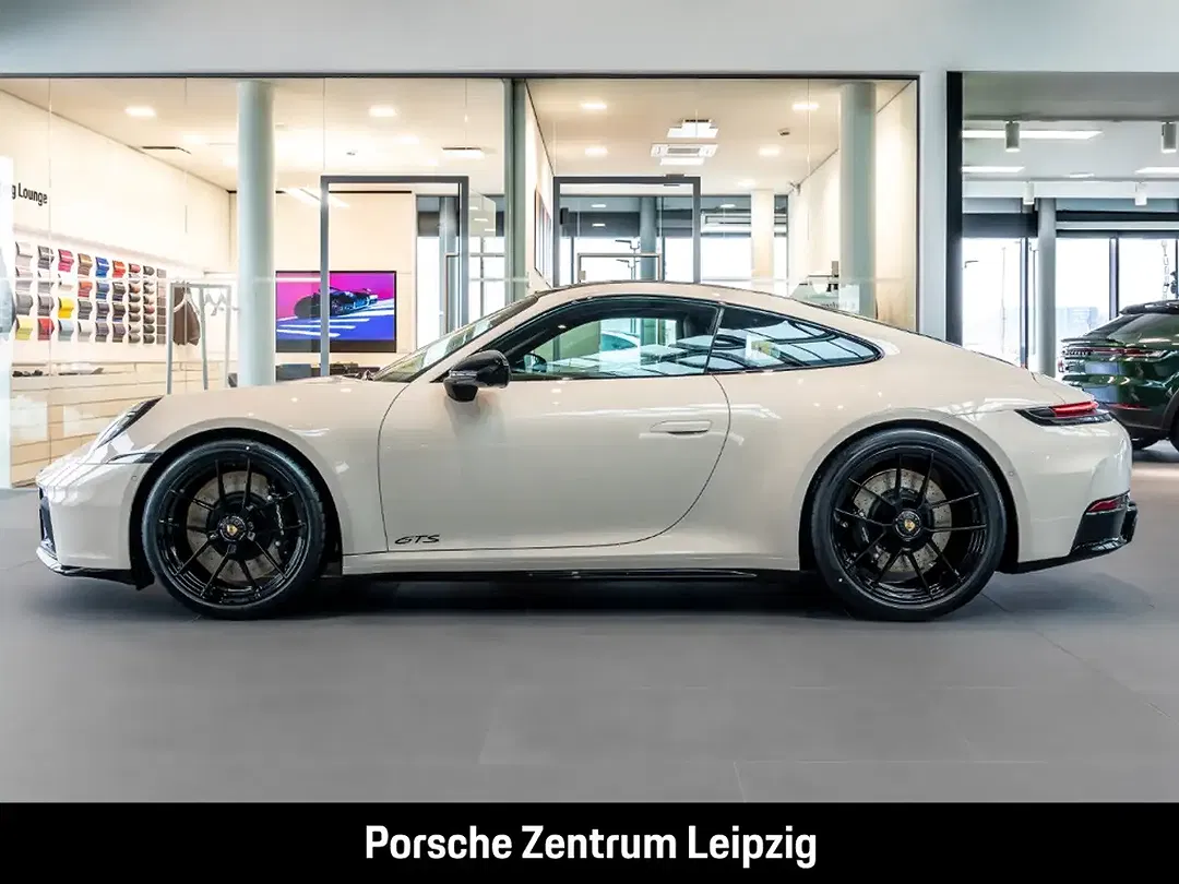 Porsche 992 Carrera GTS - Thumbnail 5