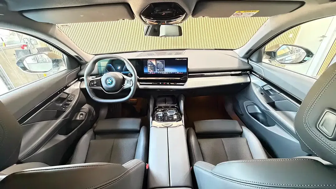 BMW 530 xDrive - Thumbnail 11