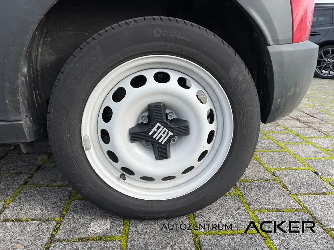 Fiat Grande Panda EV RED - Thumbnail 13
