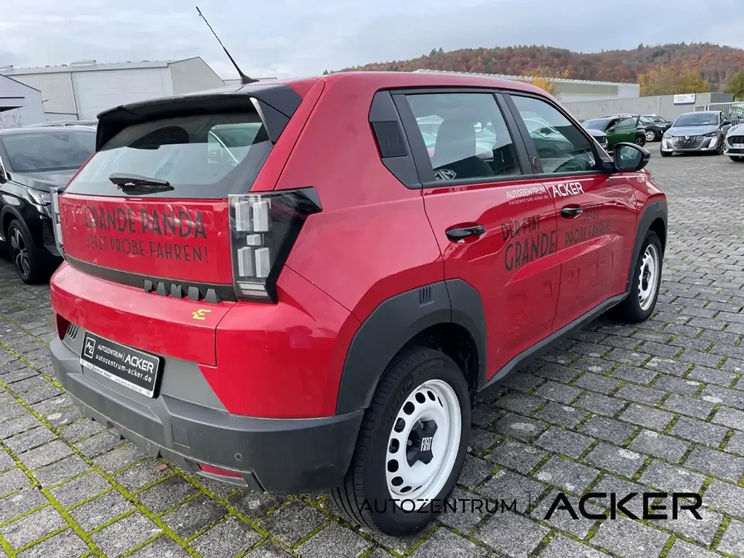 Fiat Grande Panda EV RED - Thumbnail 6