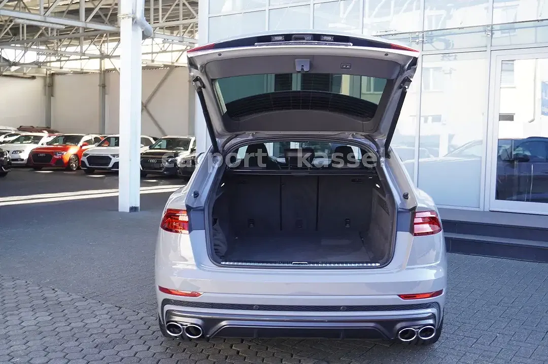 Audi SQ8 4.0 TFSI quattro competition plus - Thumbnail 10