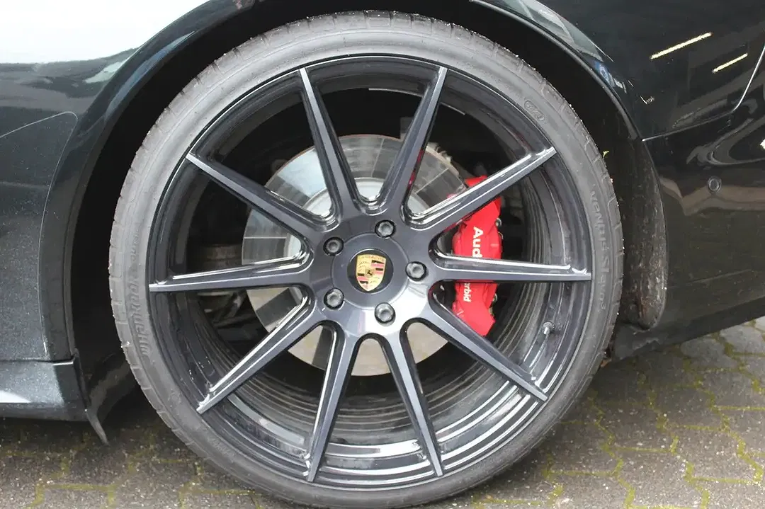 Audi RS e-tron GT - Thumbnail 9