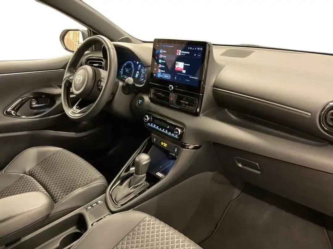 Toyota Yaris Style - Thumbnail 6