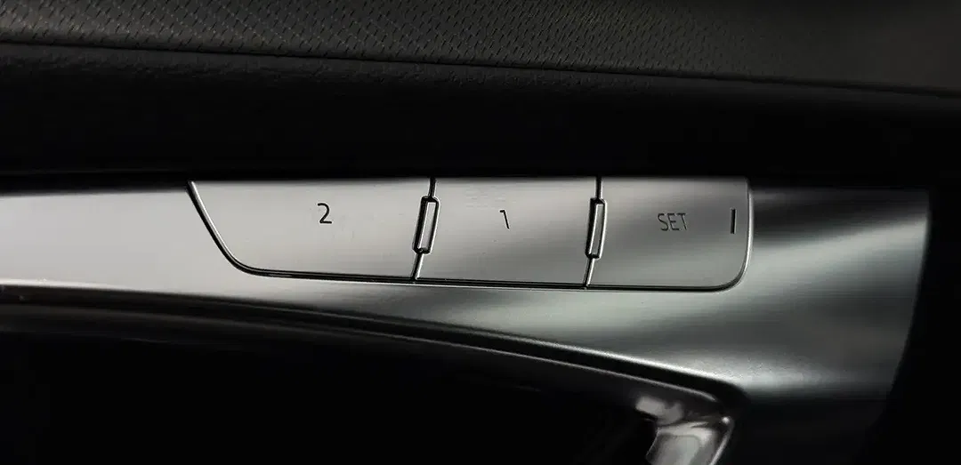 Audi A6 55 TFSI quattro Avant S line - Thumbnail 15