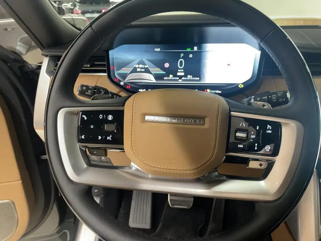 Land Rover Range Rover P550e - Thumbnail 11