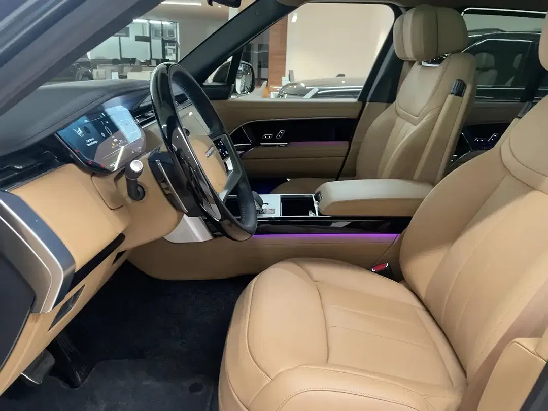 Land Rover Range Rover P550e - Thumbnail 8