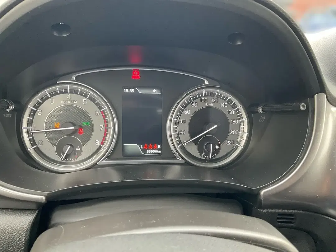 Suzuki Vitara - foto 15