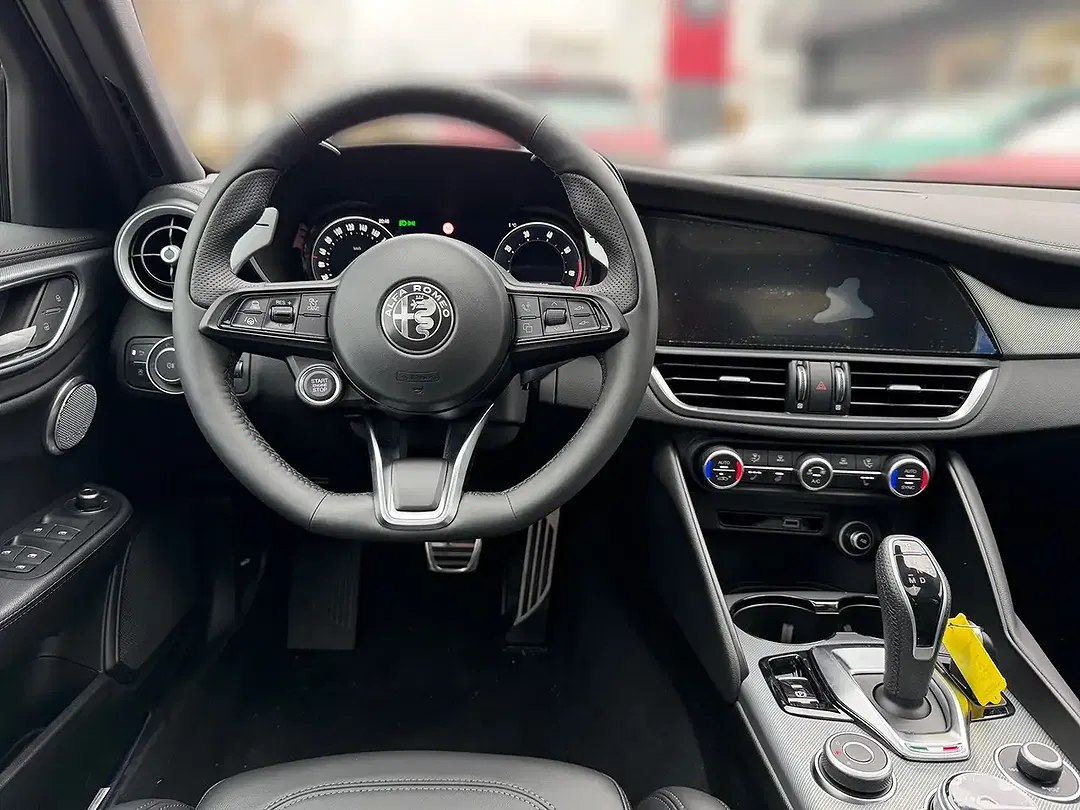 Alfa Romeo Giulia Veloce - Thumbnail 10