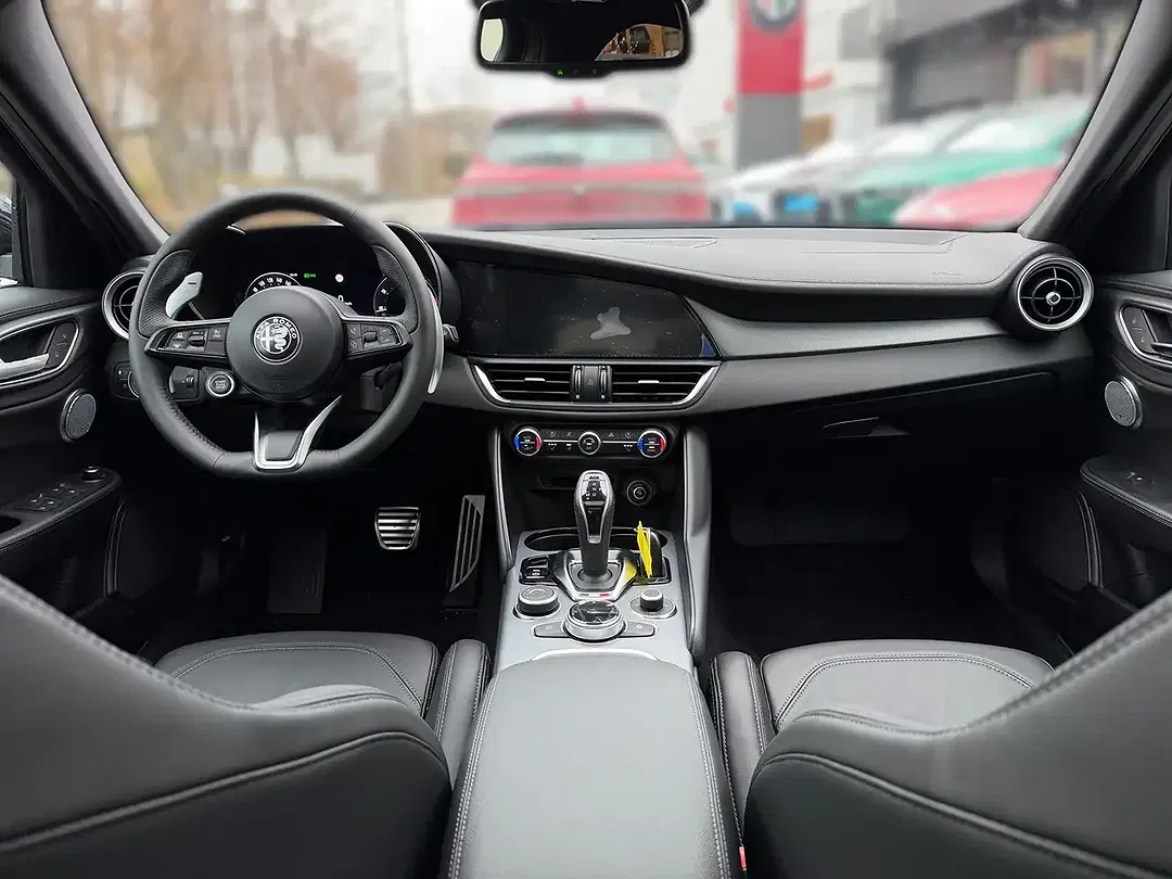 Alfa Romeo Giulia Veloce - Thumbnail 7