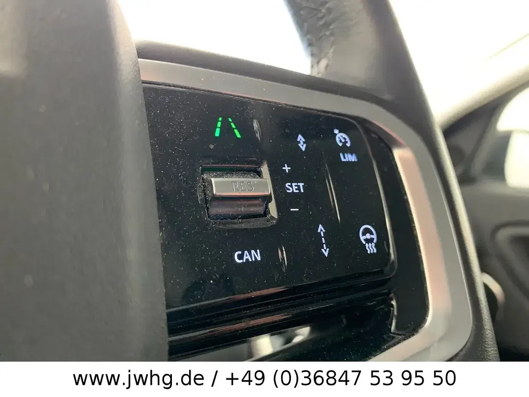Land Rover Discovery Sport 4x4 SE - Thumbnail 12