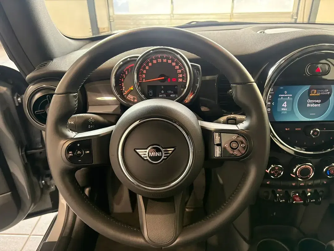 MINI One Cabrio Essential Trim - Thumbnail 10