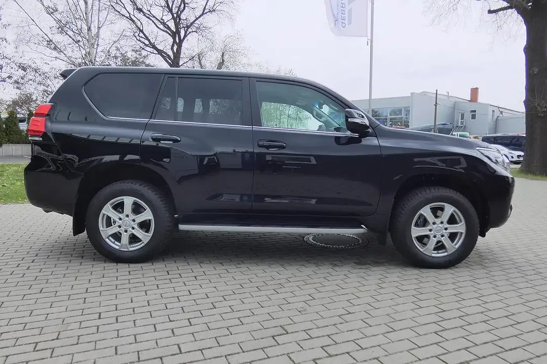 Toyota Land Cruiser 2.8 - Thumbnail 4